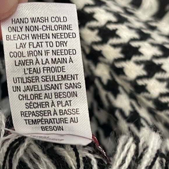 MERONA Scarf Women's One Size Black White Houndstooth Acrylic Fringe Soft Knit - Picture 4 of 9